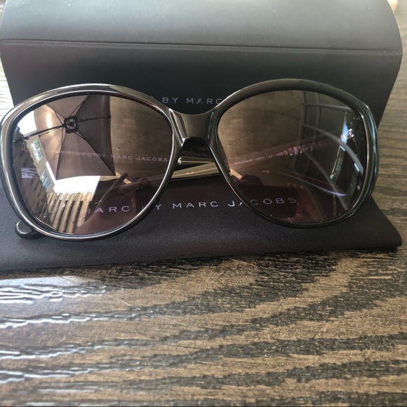 ❌SOLD❌ Marc by Marc Jacobs Sunglasses - Picture 1 of 5
